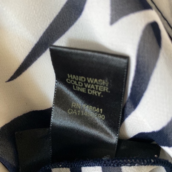 Lane Bryant Sheer Floral Print Short Flutter Sleeve Scoop Neck Top - Picture 6 of 10